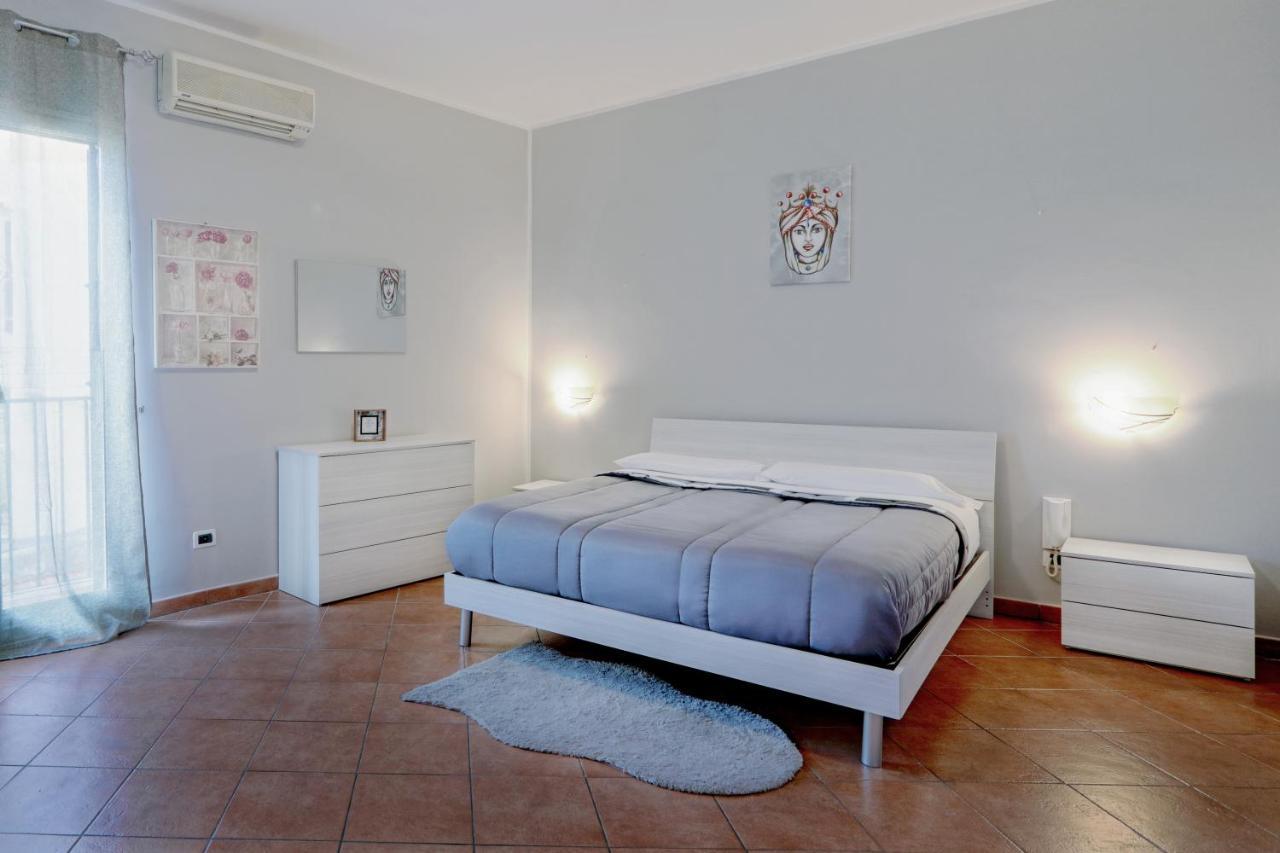 Casa Di Molly Cozy Apartment Near Via Roma ปาแลร์โม ภายนอก รูปภาพ